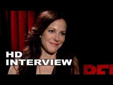 Red 2 - Mary-Louise Parker Interview