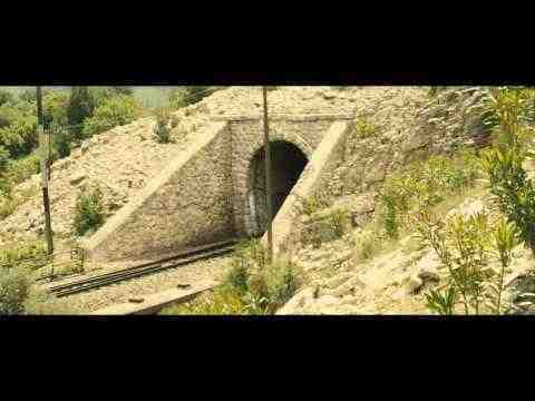 Skyfall - scena iz filma (Take the shot)